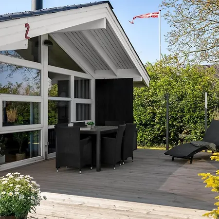 Сasa de vacaciones Therkil - 50m From The Sea By Interhome *